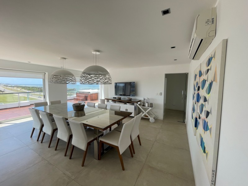 Espectacular penthouse en Rincón del Indio para alquiler